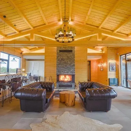 Sunrise View With Free And Bottle Of Wine In Cornelia Deluxe Residence, Free Parking Apartment Bansko