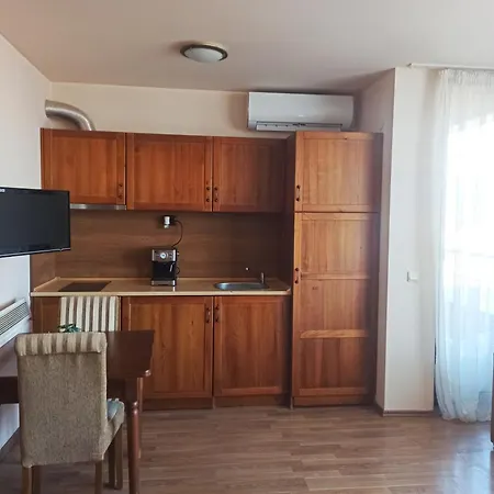 Sunrise View With Free And Bottle Of Wine In Cornelia Deluxe Residence, Free Parking Apartment