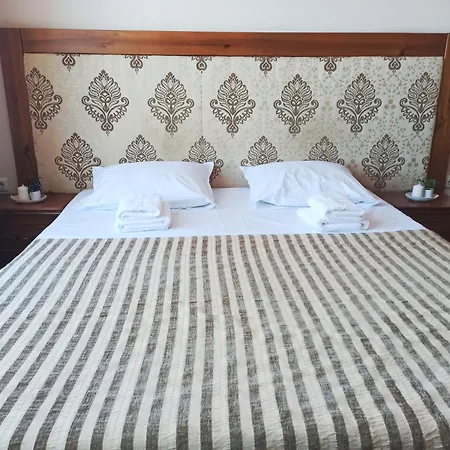 Sunrise View With Free And Bottle Of Wine In Cornelia Deluxe Residence, Free Parking *