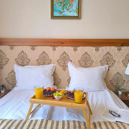 Apartment Sunrise View With Free And Bottle Of Wine In Cornelia Deluxe Residence, Free Parking